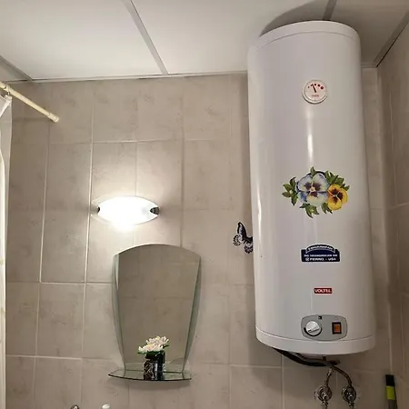 Apartment Cozy With Mountain View